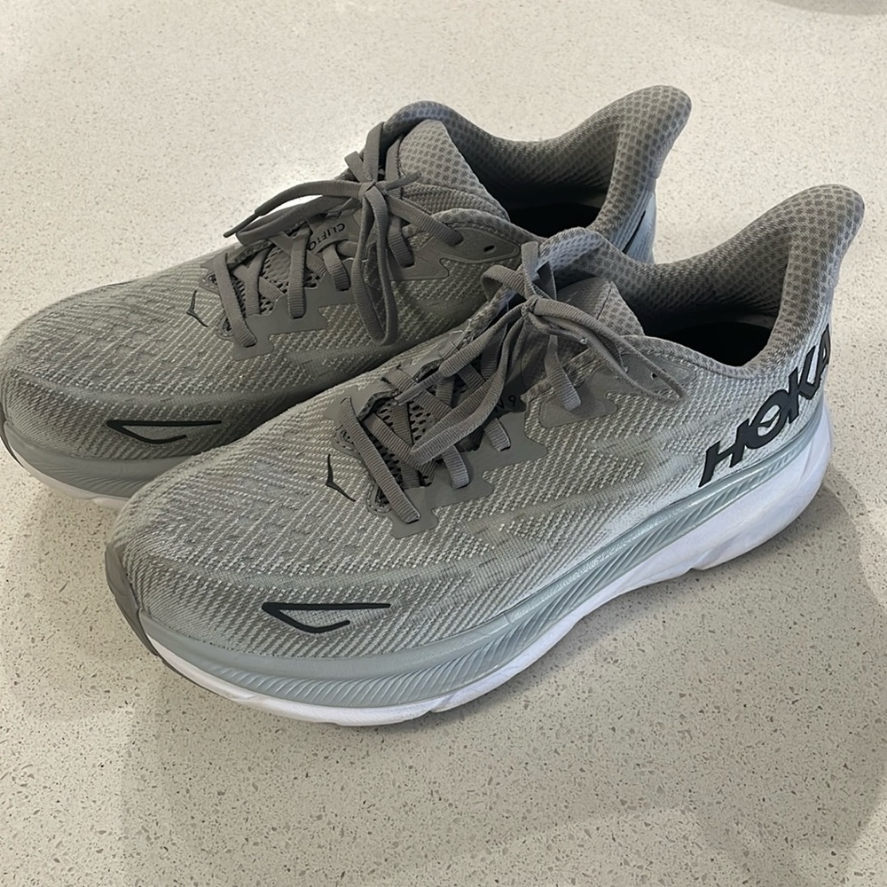 Hoka - Clifton 9 - Grey - Size 11 Wide